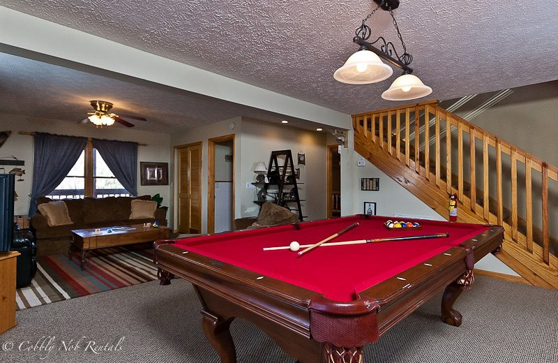 Rental billiard table at Cobbly Nob Rentals.