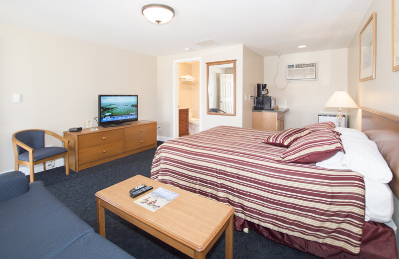 Guest room at Mark III Inn.