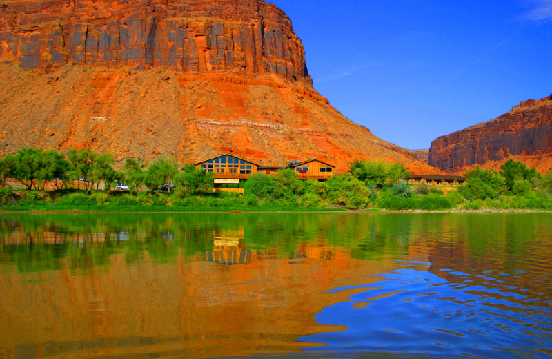 Exterior view of Red Cliffs Lodge.