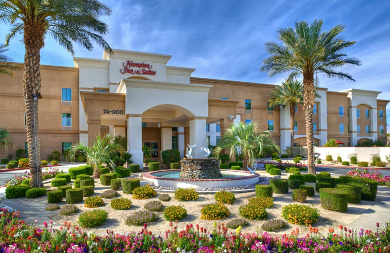 Exterior view of Hampton Inn & Suites Desert Palm.