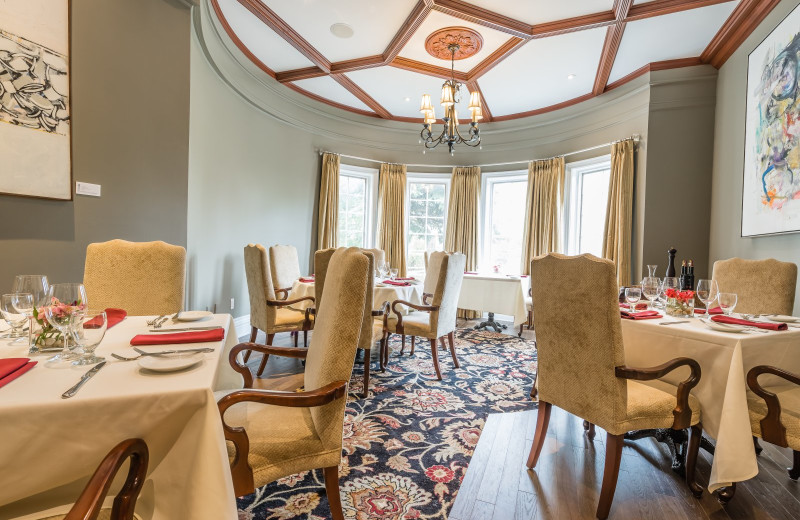 Dinning room at Idlewyld Inn.