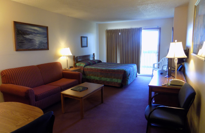 Guest room at Chautauqua Lodge.