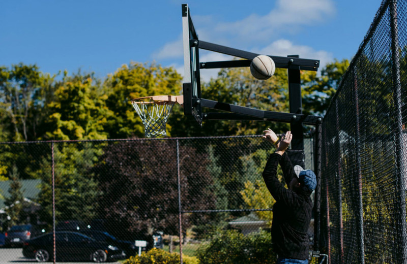 Basketball at Port Cunnington Lodge & Resort.