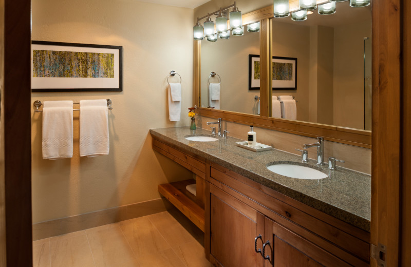 Guest bathroom at Grand Summit.