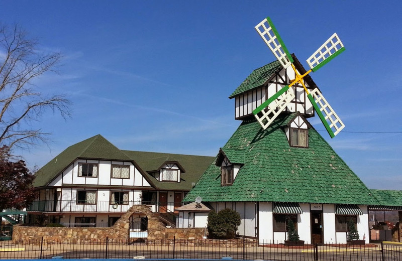 Exterior view of Branson Windmill Inn.