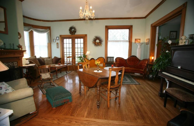 Living room at Inn at Ludington.