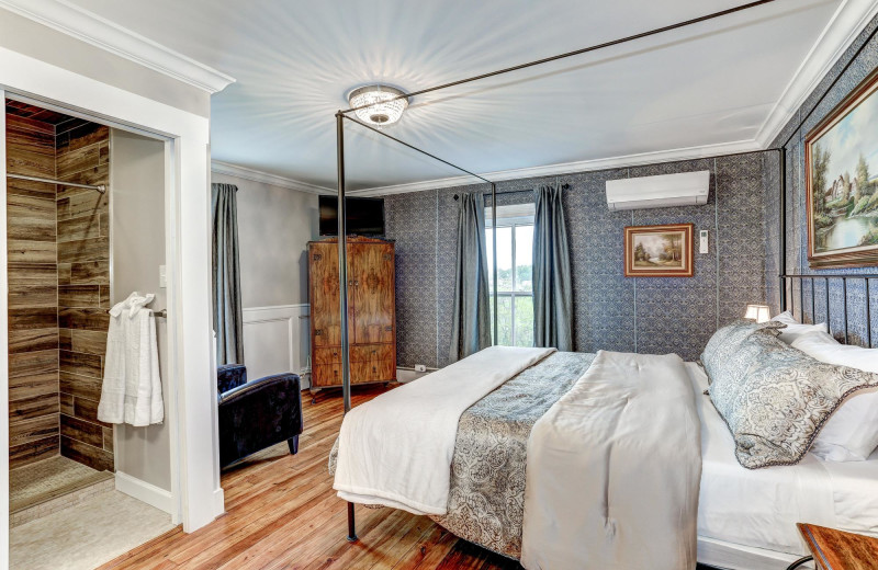 Guest room at Mayneview Bed & Breakfast at Luray Overlook.