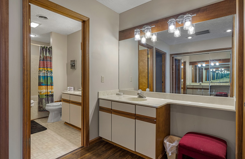 Bathroom at American Patriot Getaways - Positive Altitudes.