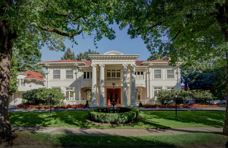 Exterior view of Portland's White House B 