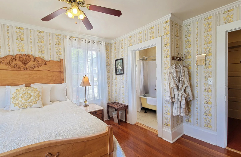 Guest room at Historic Requa Inn.