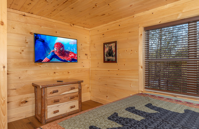 Bedroom at American Patriot Getaways - Bessy Bears Cabin.