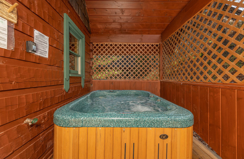 Jacuzzi at Patriot Getaways - A Beary Nice Cabin.