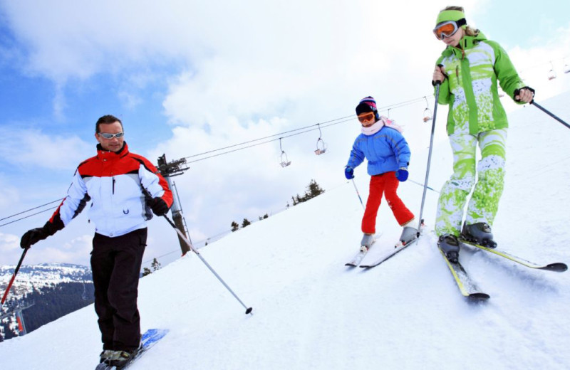 Skiing near Carriage Ridge Resort at Horseshoe Valley.