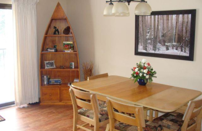 Dining room at Lakewoods Resort.