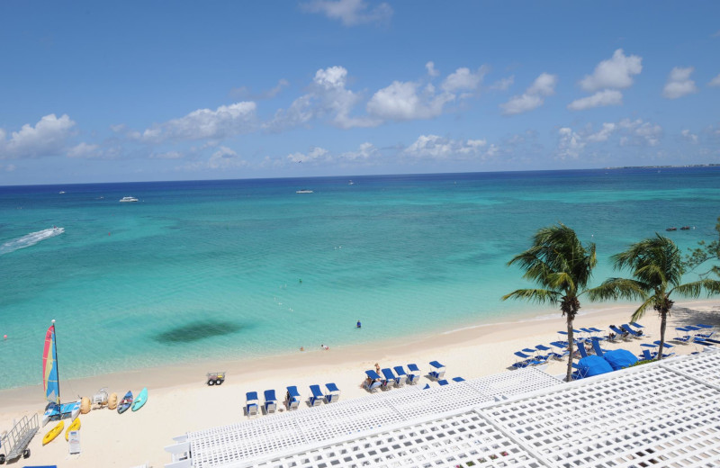 The beach at Grand Cayman Beach Suites.