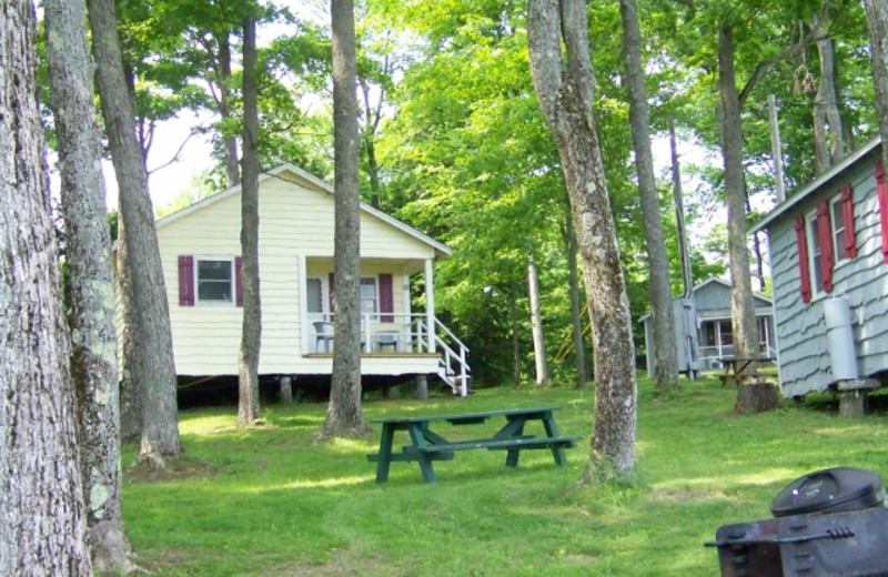 Cottage exterior view at Fieldstone Farm.