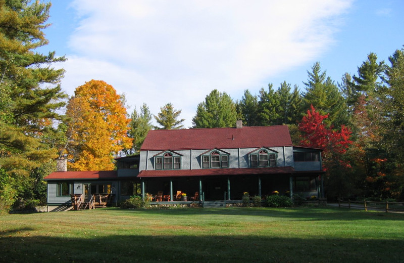 Exterior view of Trails End Inn.