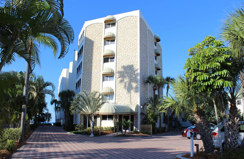 Exterior view of Gulfview Manor Resort.