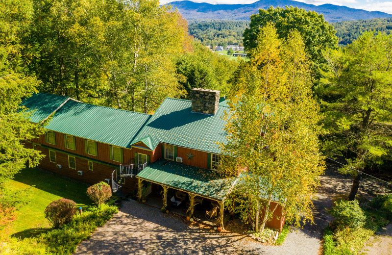 Exterior view of Timberholm Inn.