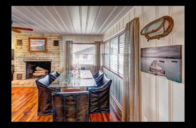 Cottage dining room at Mallard Point Resort.