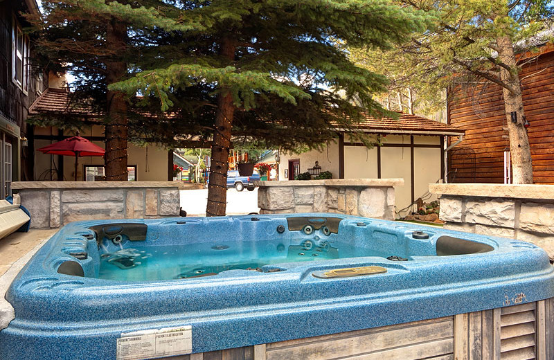 Hot tub at Frisco Lodge.