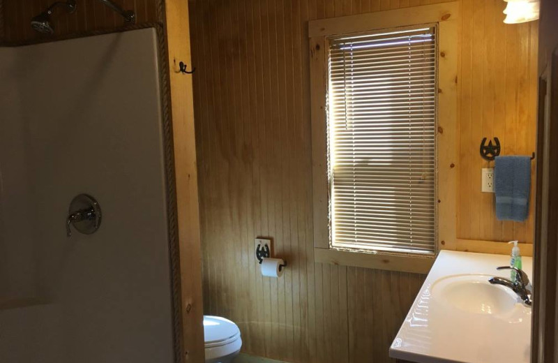 Cabin bathroom at Walnut Canyon Cabins.