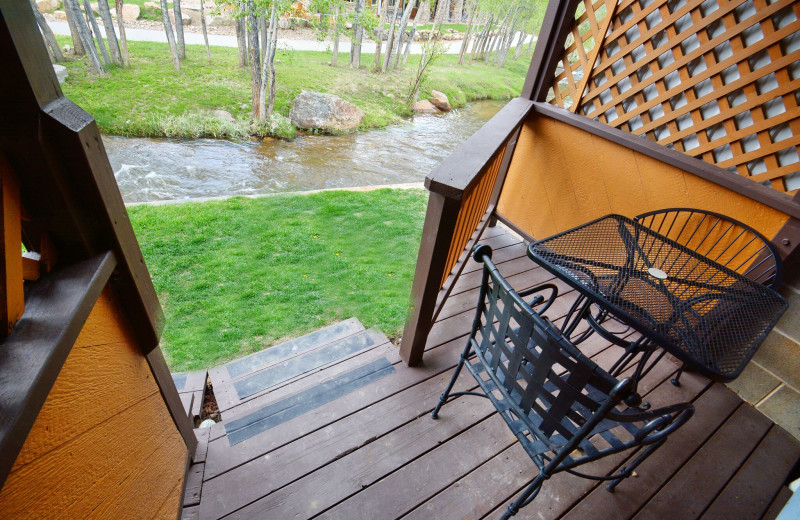 Guest balcony at Murphy's River Lodge.