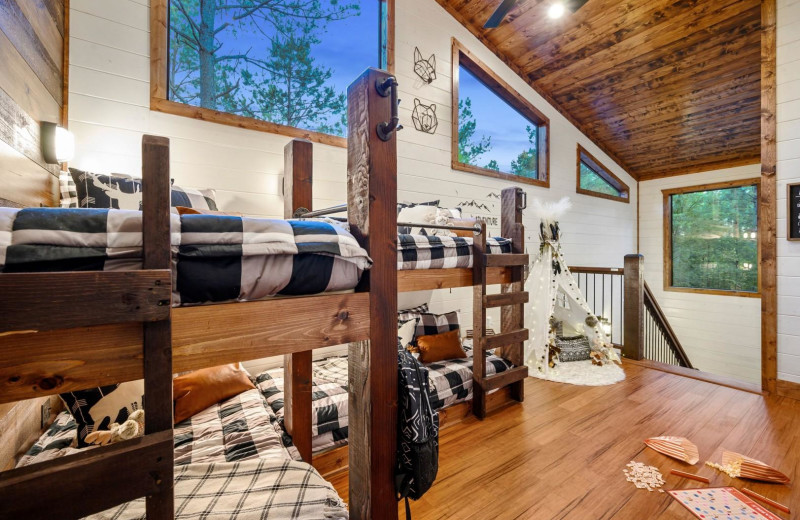 Cabin bunk beds at Blue Beaver Luxury Cabins.
