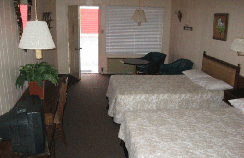 Guest room at Holiday On Texoma Motel.