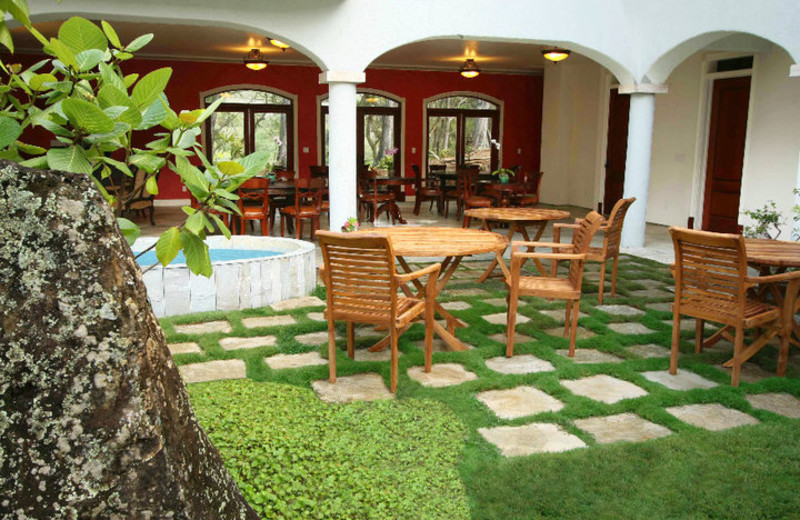 Courtyard at Hawaii Island Retreat.