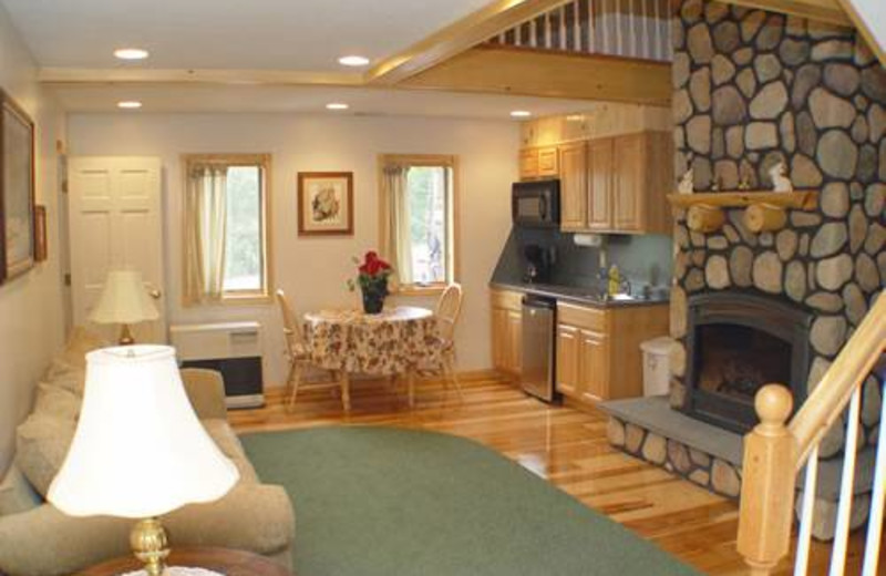 Cabin living room at Cuomo's Cove.