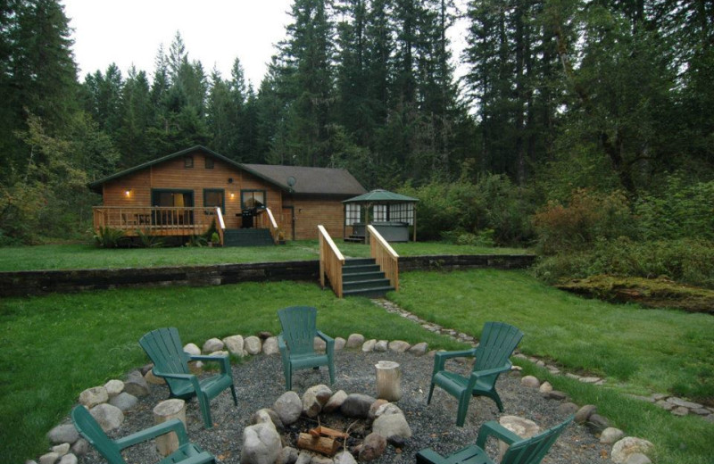 Exterior view of Cedar Cabin on the Creek.