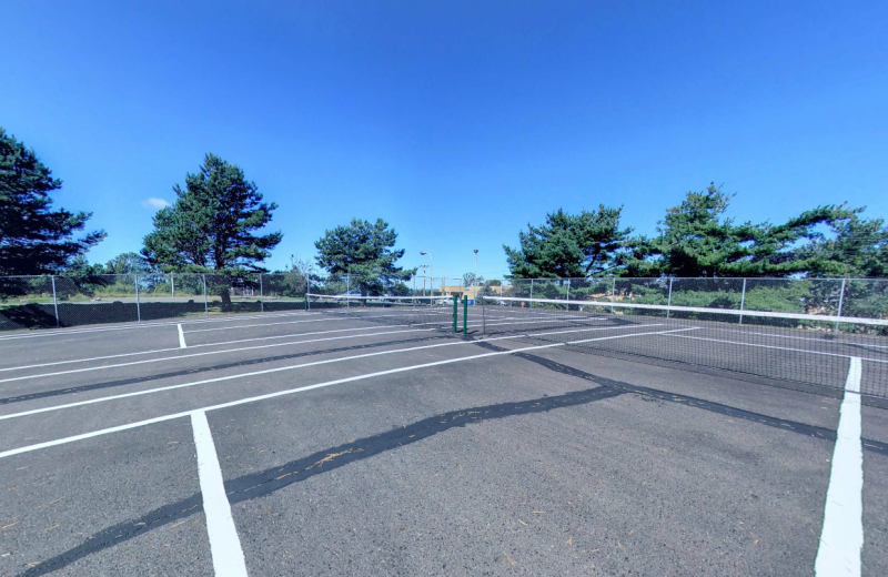 Tennis court at Old Orchard Inn & Spa.