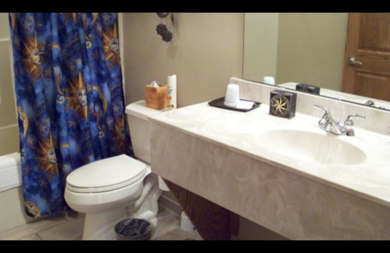 Guest bathroom at The Lighthouse Lodge.