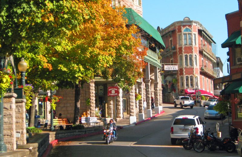 Exterior view of 1905 Basin Park Hotel.