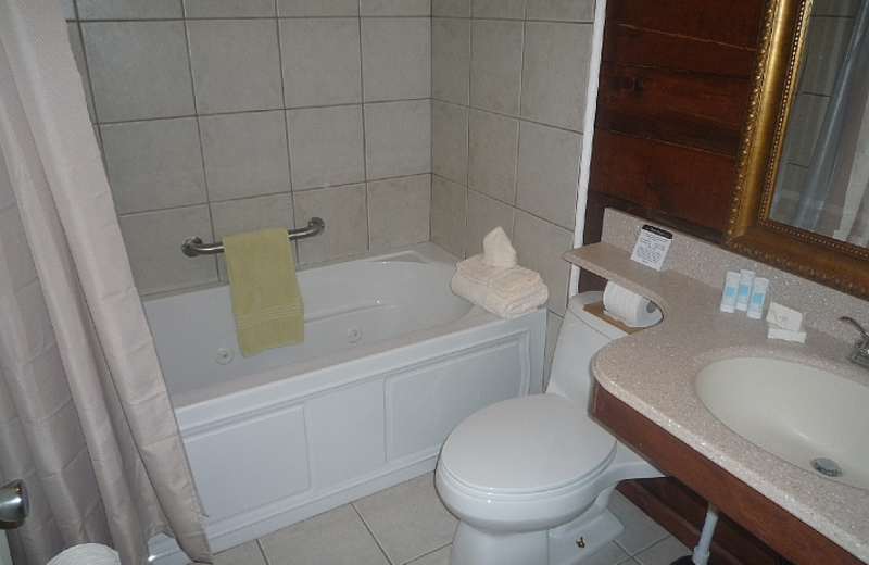 Guest bathroom at The Lanesborough Country Inn.