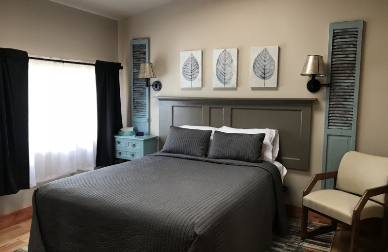 Guest bedroom at Hocking Hills Inn.