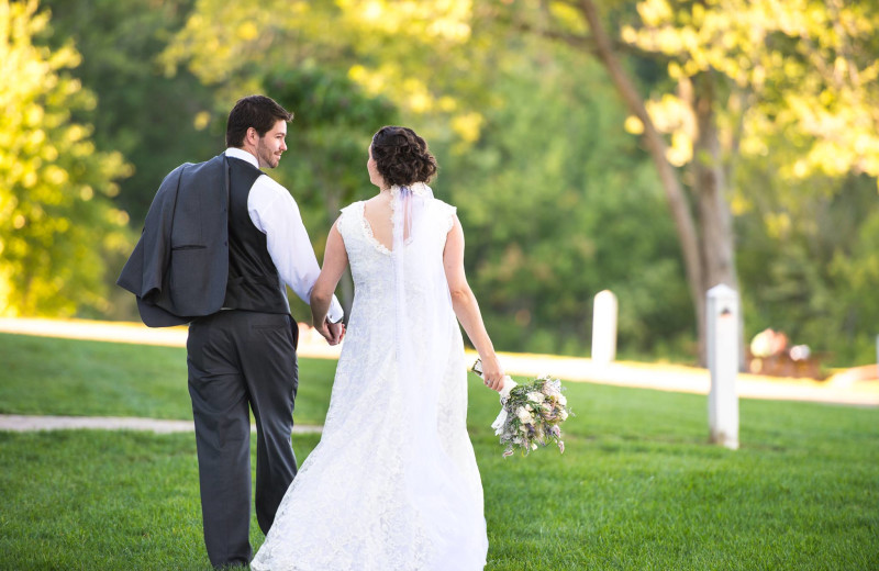 Wedding couple at Fourwinds Resort & Marina.