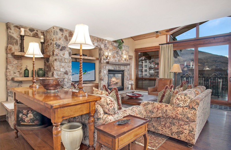 Guest living room at Antlers at Vail.