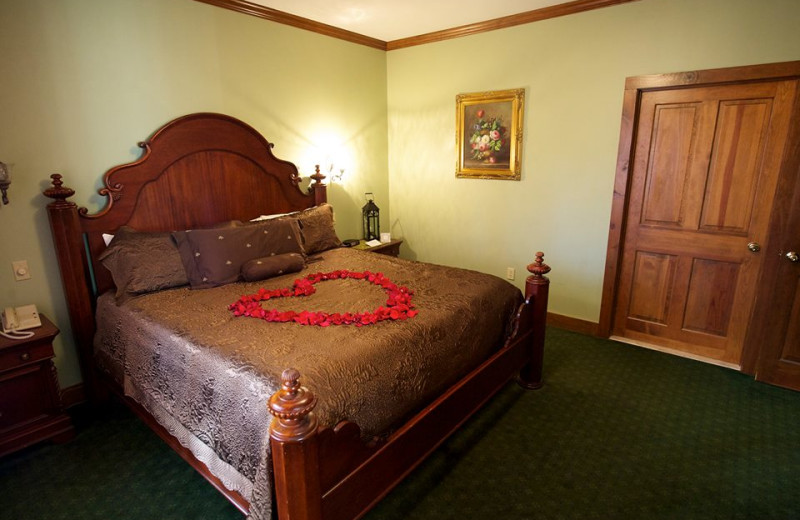 Romantic suite at Stroudsmoor Country Inn.