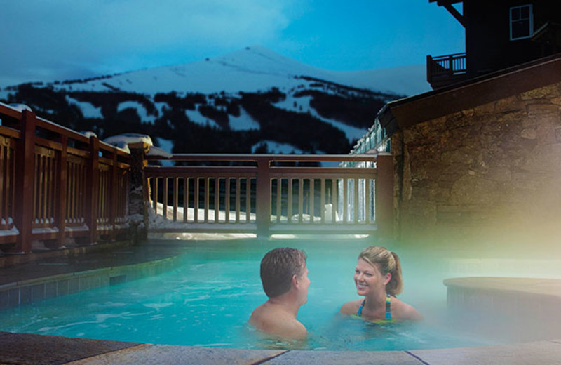 Outdoor hot tub at One Ski Hill Place.