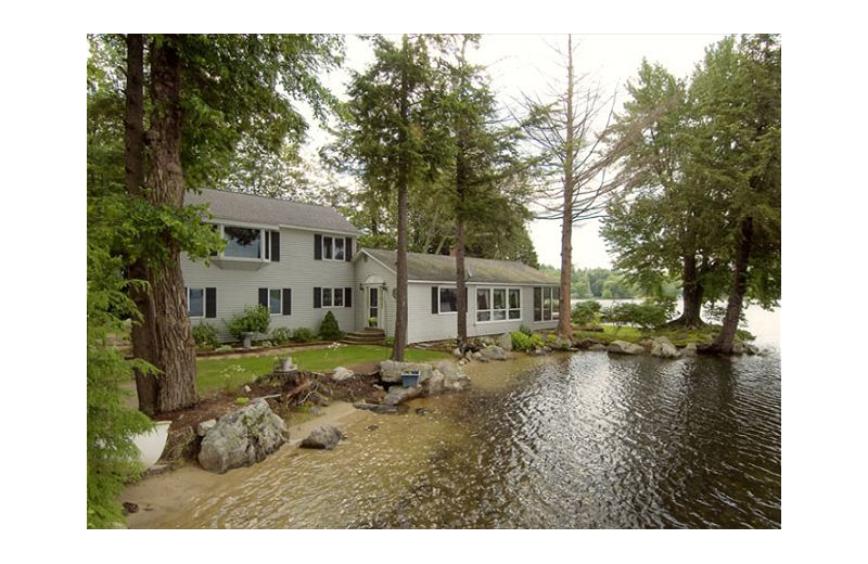 Exterior view of At the Lakes Vacation Rentals.