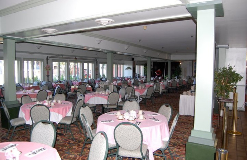 Wedding at Surfside on the Lake.