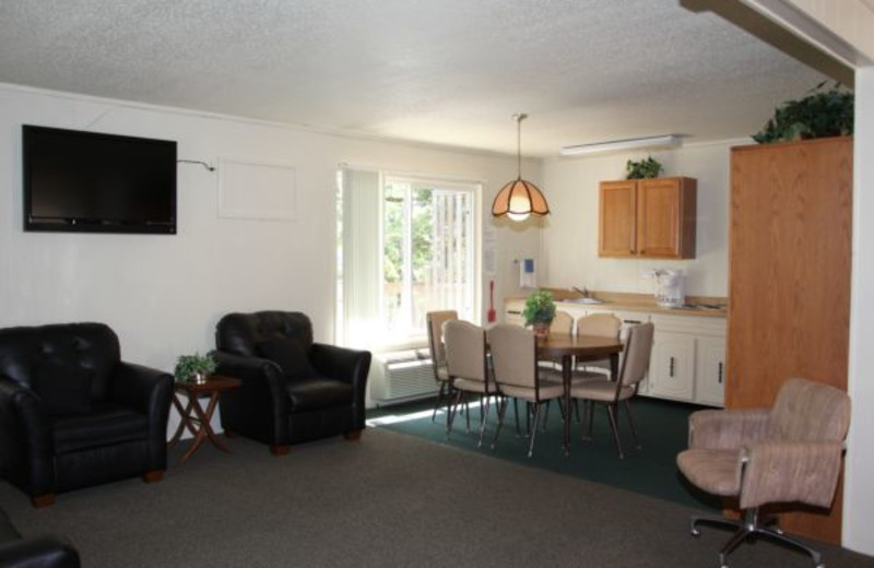 Apartment Kitchen at Summerset Inn Resort