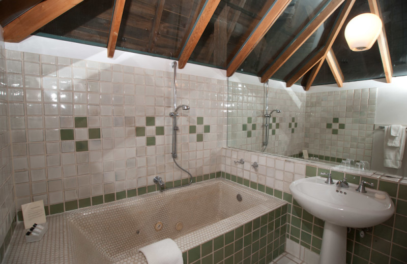 Guest bathroom at Gedney Farm.