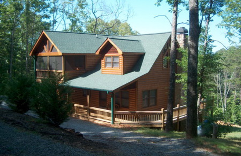 Cabin exterior at Avenair Mountain Cabins.