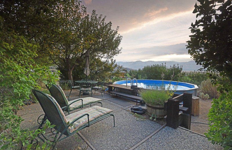 Pool at Deer Run Ranch Bed 