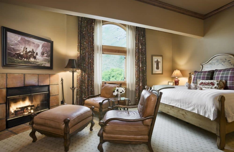 Guest room at Rusty Parrot Lodge.