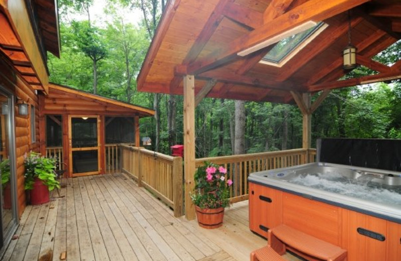 Cabin jacuzzi at Getaway Cabins.