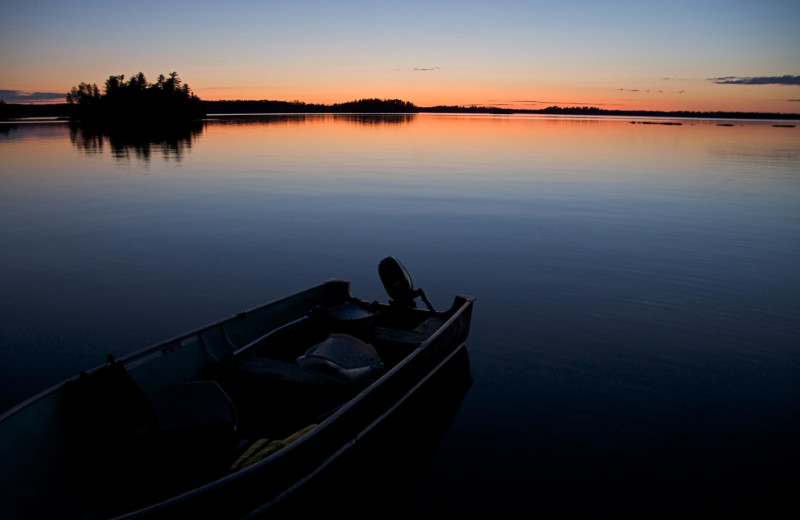 Boating at Rainy Lake Houseboats.